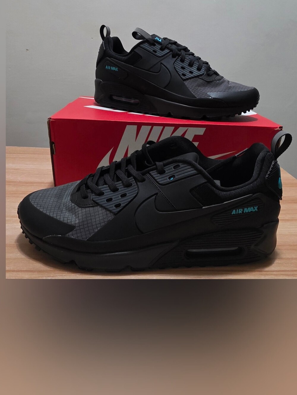 Nike Air Max Men's Low-Top Lace-Up Athletic Sneakers Upper Black/Teal Size 10